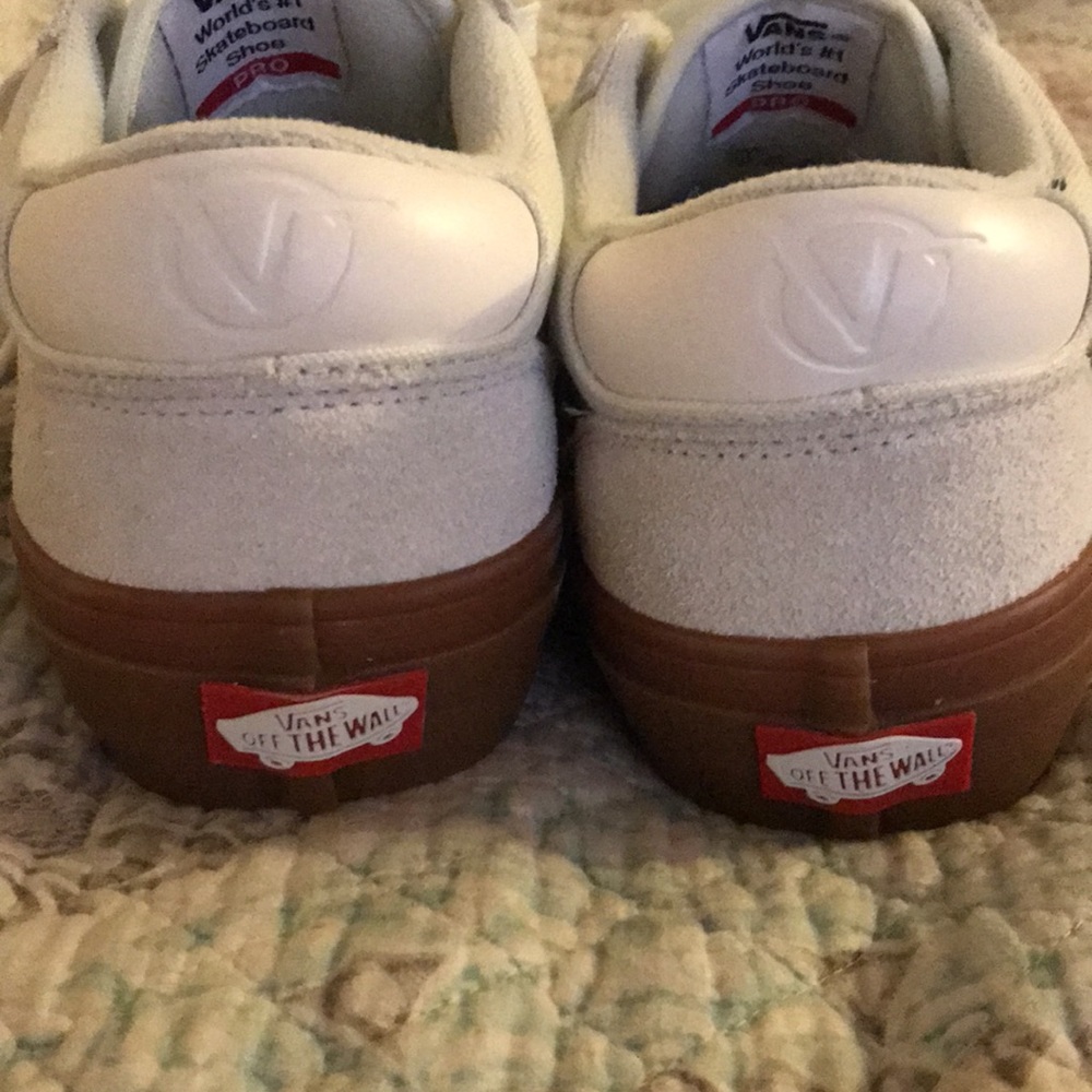 Vans - Picture 3 of 7